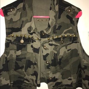 Highway jeans camo studded vest 3x